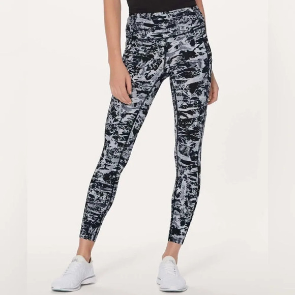 Lululemon sz 2 Fast & Free 7/8 Tight II Nulux 25"
Interlaced Starlight Black EUC - Picture 1 of 12